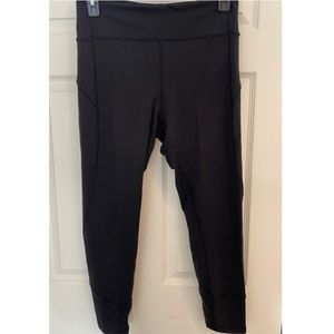 Lululemon size 12 7/8 Pocket leggings